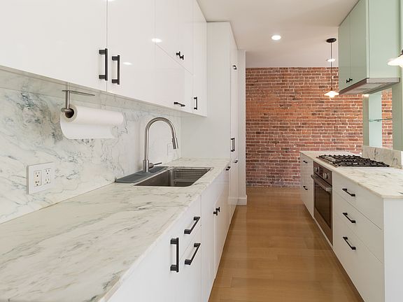 4th image of 101 W 81st St APT 505