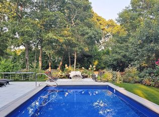 7 Carols Way, Hampton Bays, NY 11946