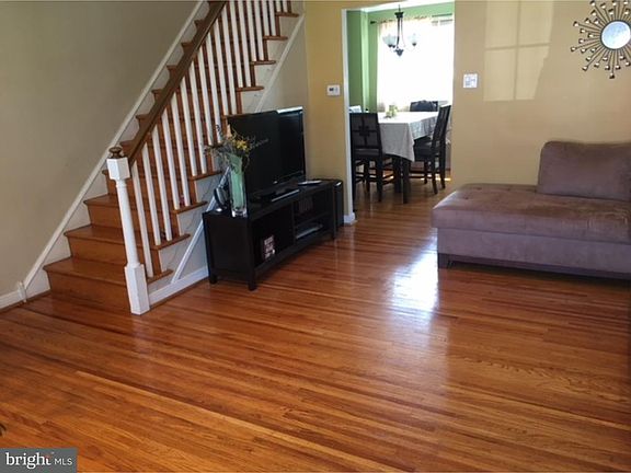 4th image of 7243 Eastwood St