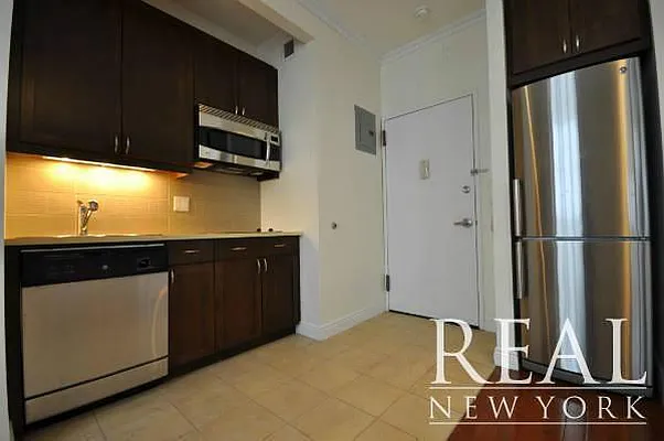 Rented by REAL New York | media 21
