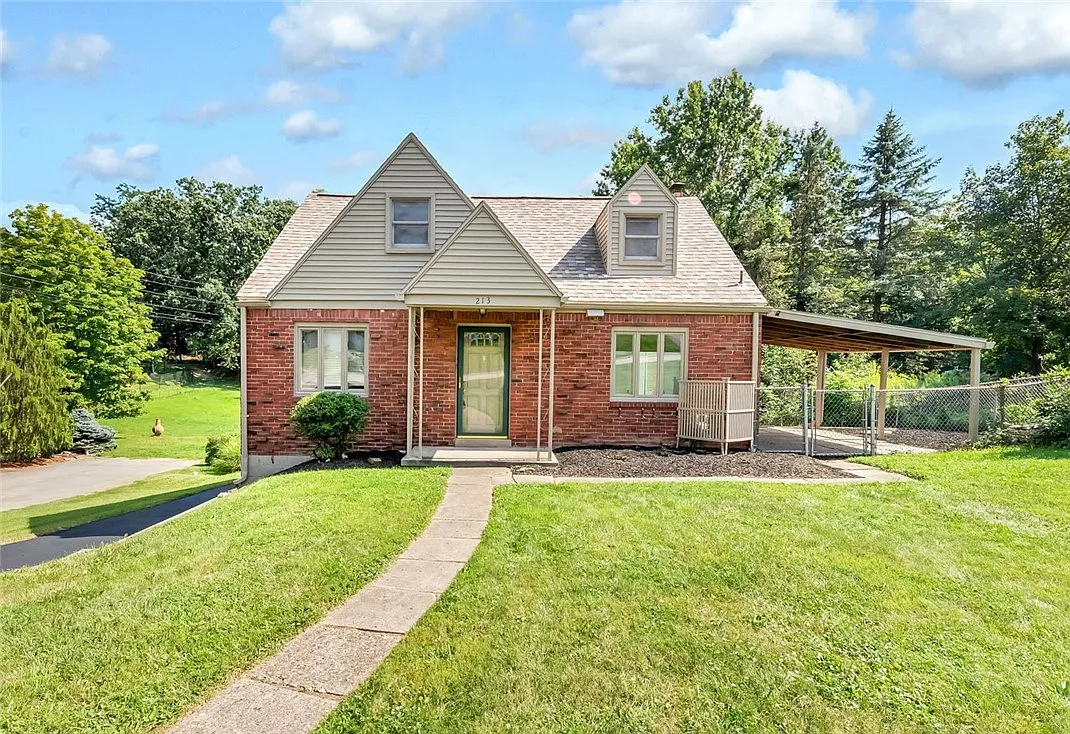 213 Coral Dr photo 1