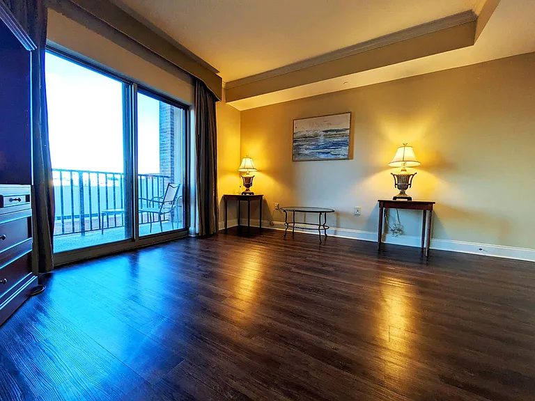 215 W College Ave #513 — Photo 11