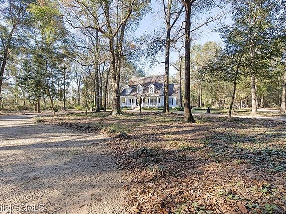 4th image of 6701 Charlie Ln