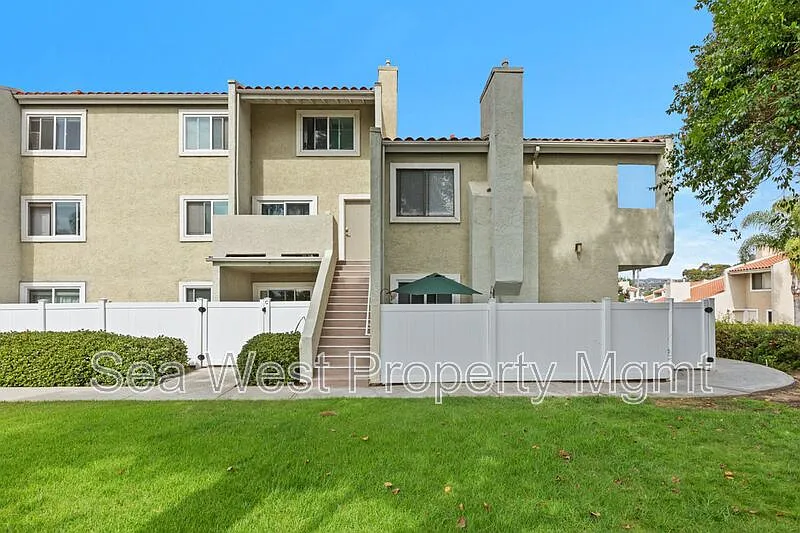 2 bed, 2.0 bath, 1040 sqft, $3,200 — Photo 3