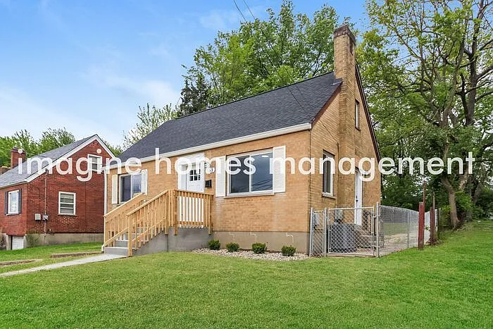 4 bed, 2.0 bath, 1426 sqft, $1,995 — Photo 3