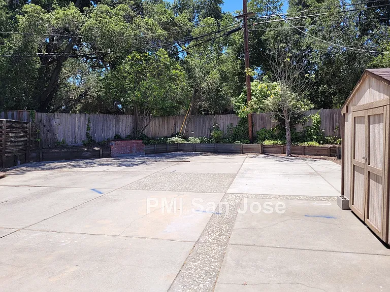 1077 November Dr — Photo 15