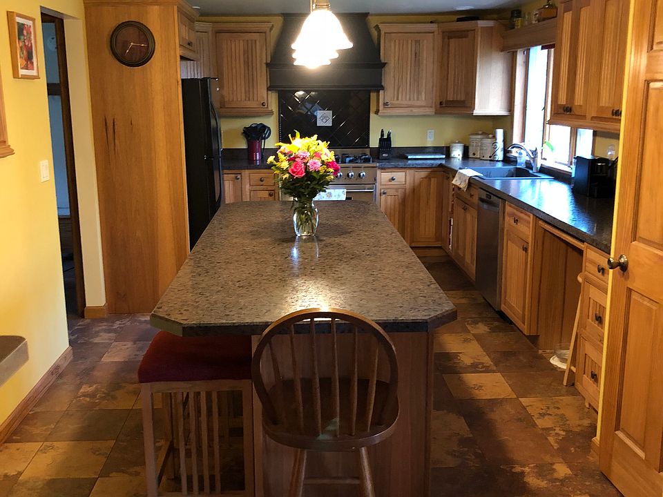 1st image of 7 Hudson Dr