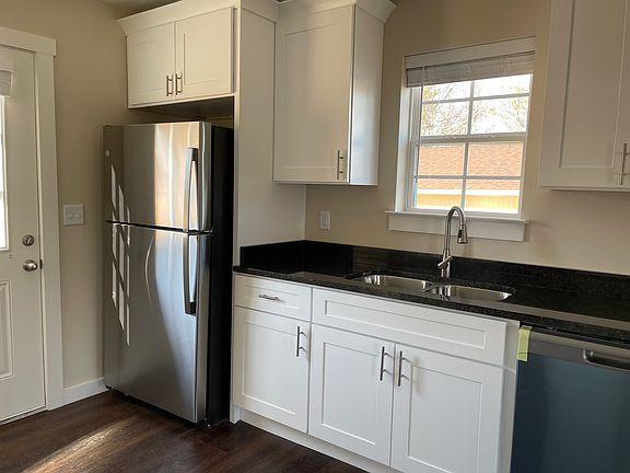 3rd image of 5593 Ray Ln #101