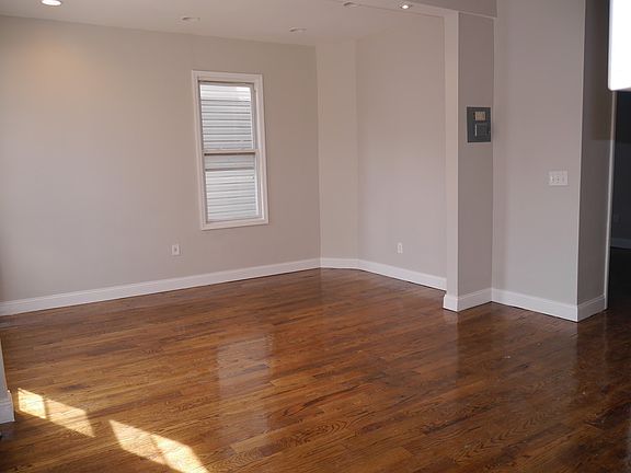 4th image of 2056 Bergen St