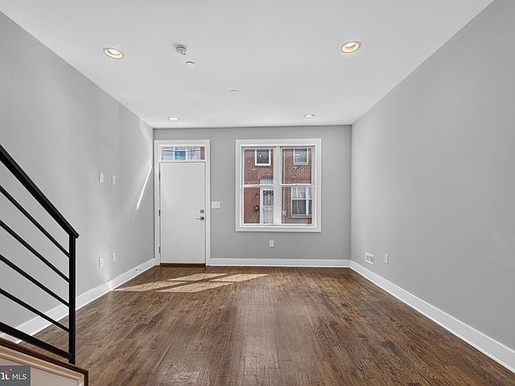 4th image of 1227 Peters St