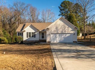 118 Random Ln, Burlington, NC 27215