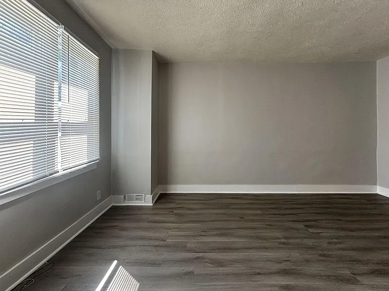 242 Margate Rd — Photo 12