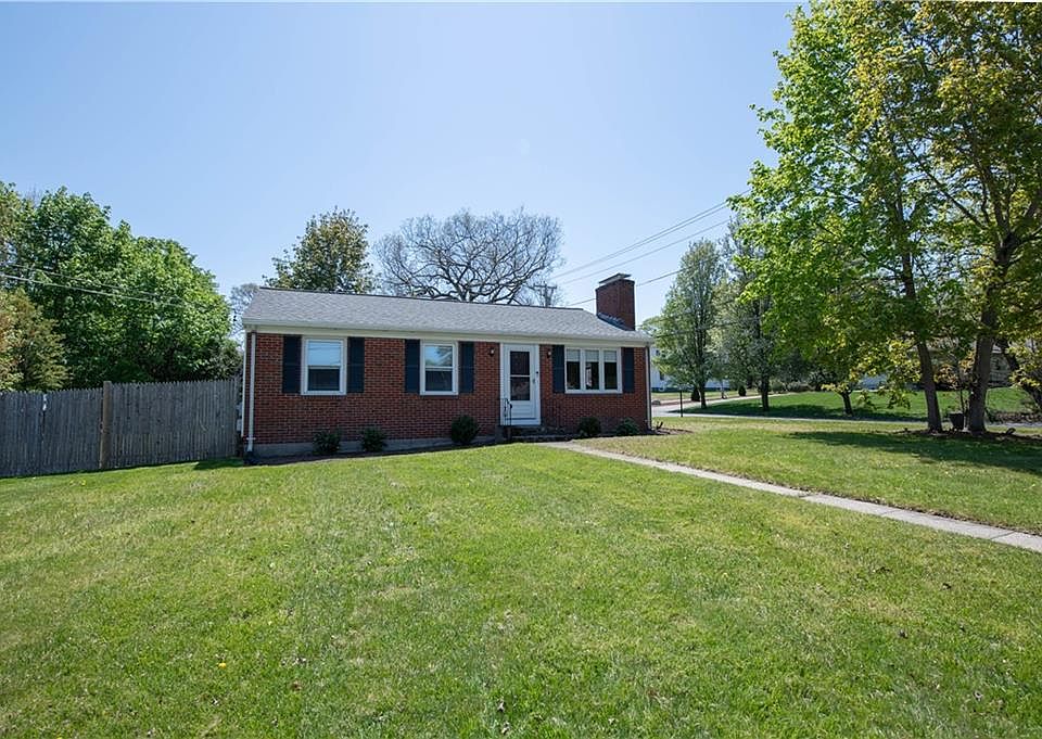 1st image of 1 Knollwood Dr