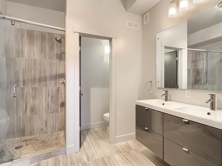 2103 W 32nd Ave #9 — Photo 23