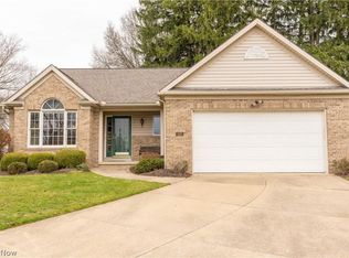 500 Fredericksburg Cmns NE, North Canton, OH 44720