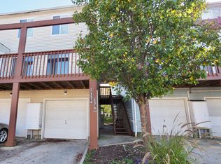 22316 River Walk Ln, Rocky River, OH 44116