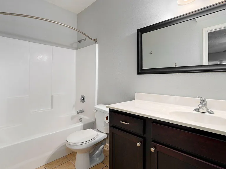 704 E Normal St — Photo 14