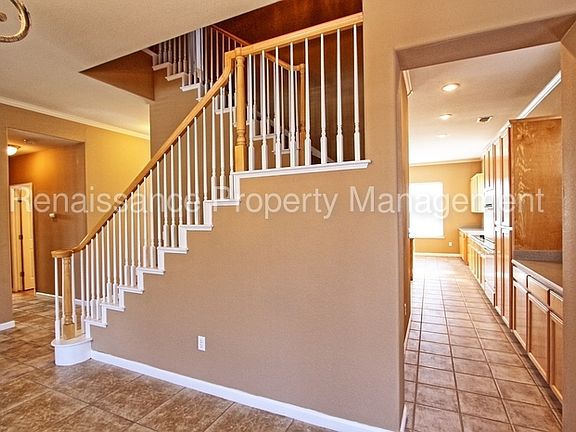 5th image of 1194 Palomar Dr