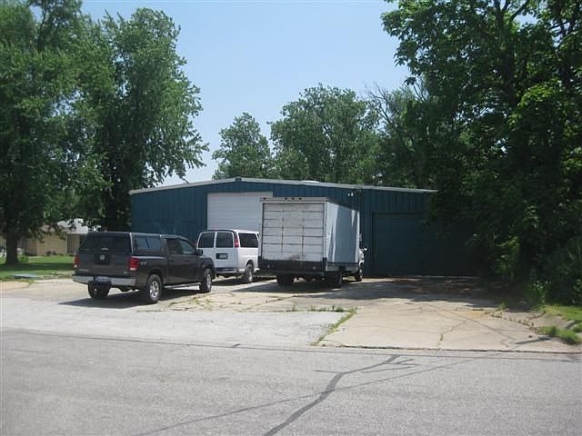 2nd image of 325 N Tyler Ave