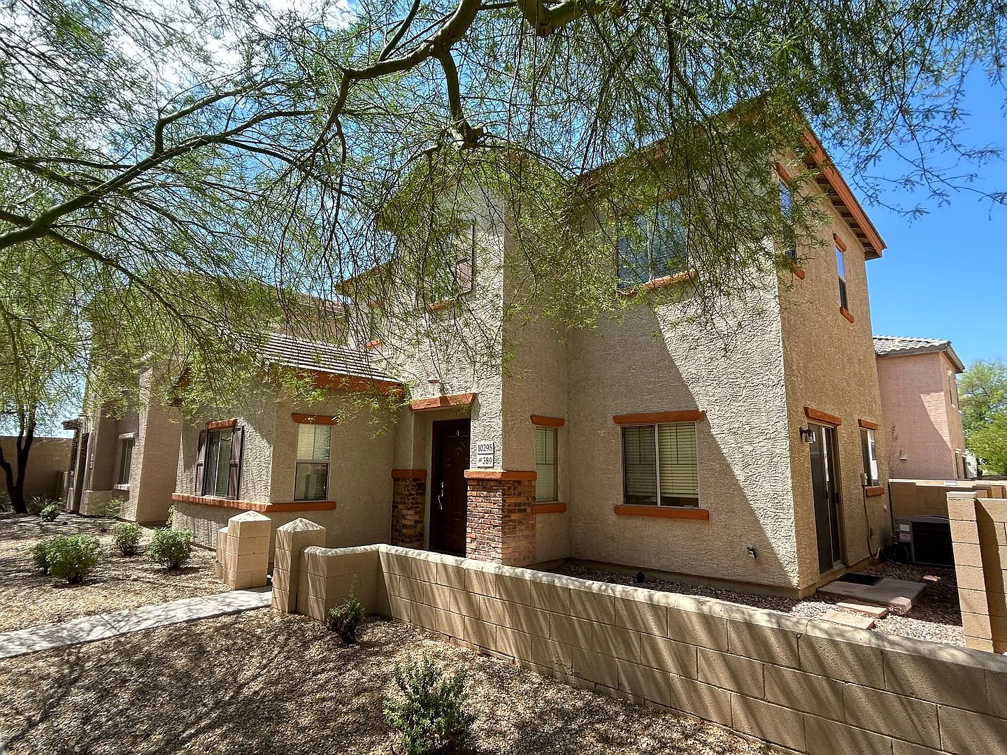 3 Bedroom, 2 1/2 Bathroom, 2 Car Garage in Peoria — Photo 1