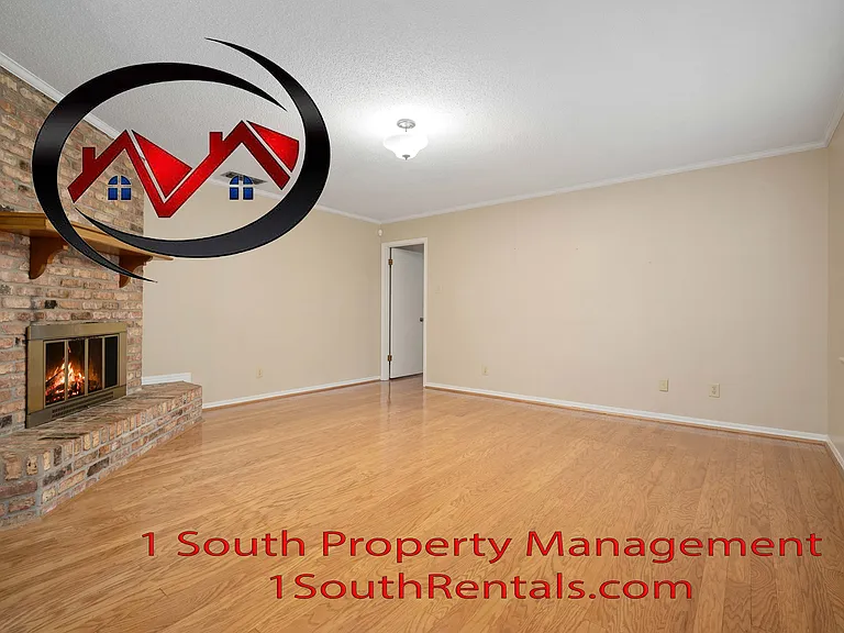 2205 Woodhillcrest Dr — Photo 7