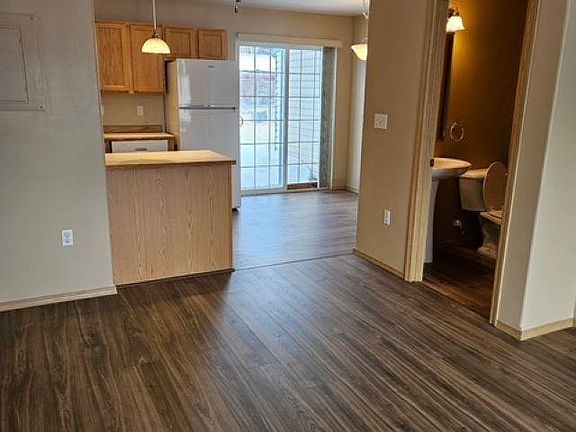 5th image of 1046 Dogwood St APT 11