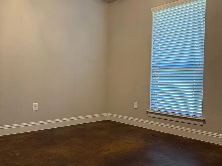 401 Old Authon Rd — Photo 21
