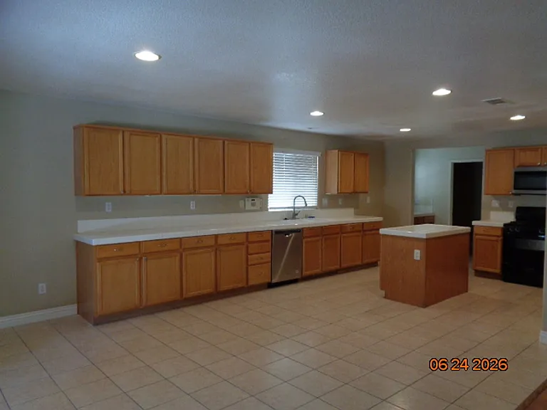 2064 W Avenue K #6 — Photo 7
