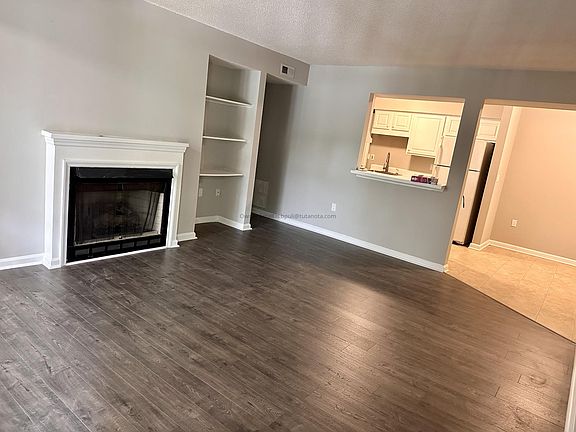 Living room / kitchen & breakfast nook area.