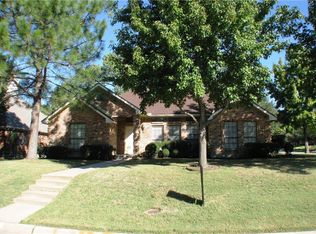 1009 Chapel Dr, Denton, TX 76205