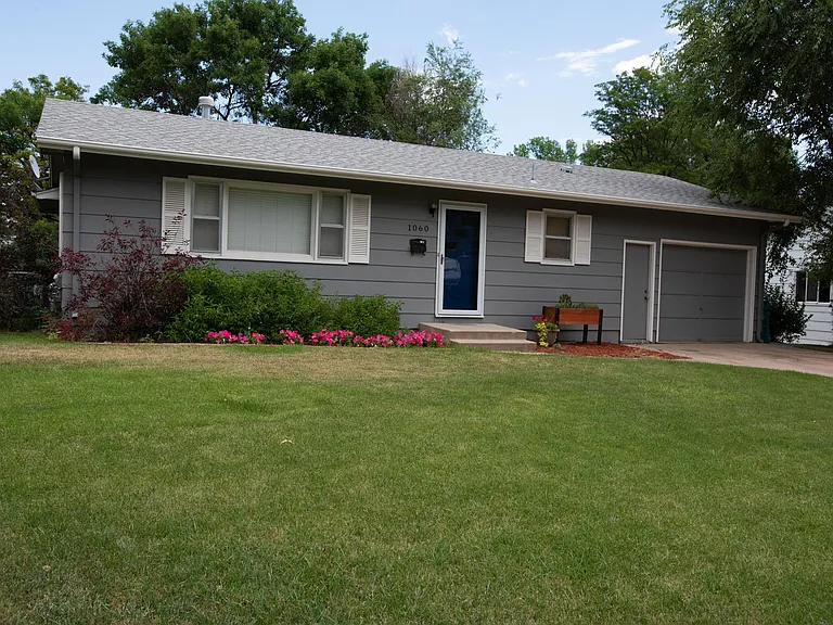 1060 Briarwood Rd — Photo 2
