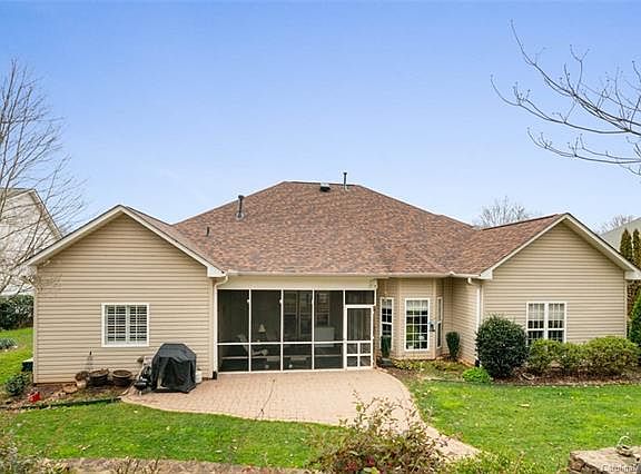 2nd image of 7711 Woodcrest Dr