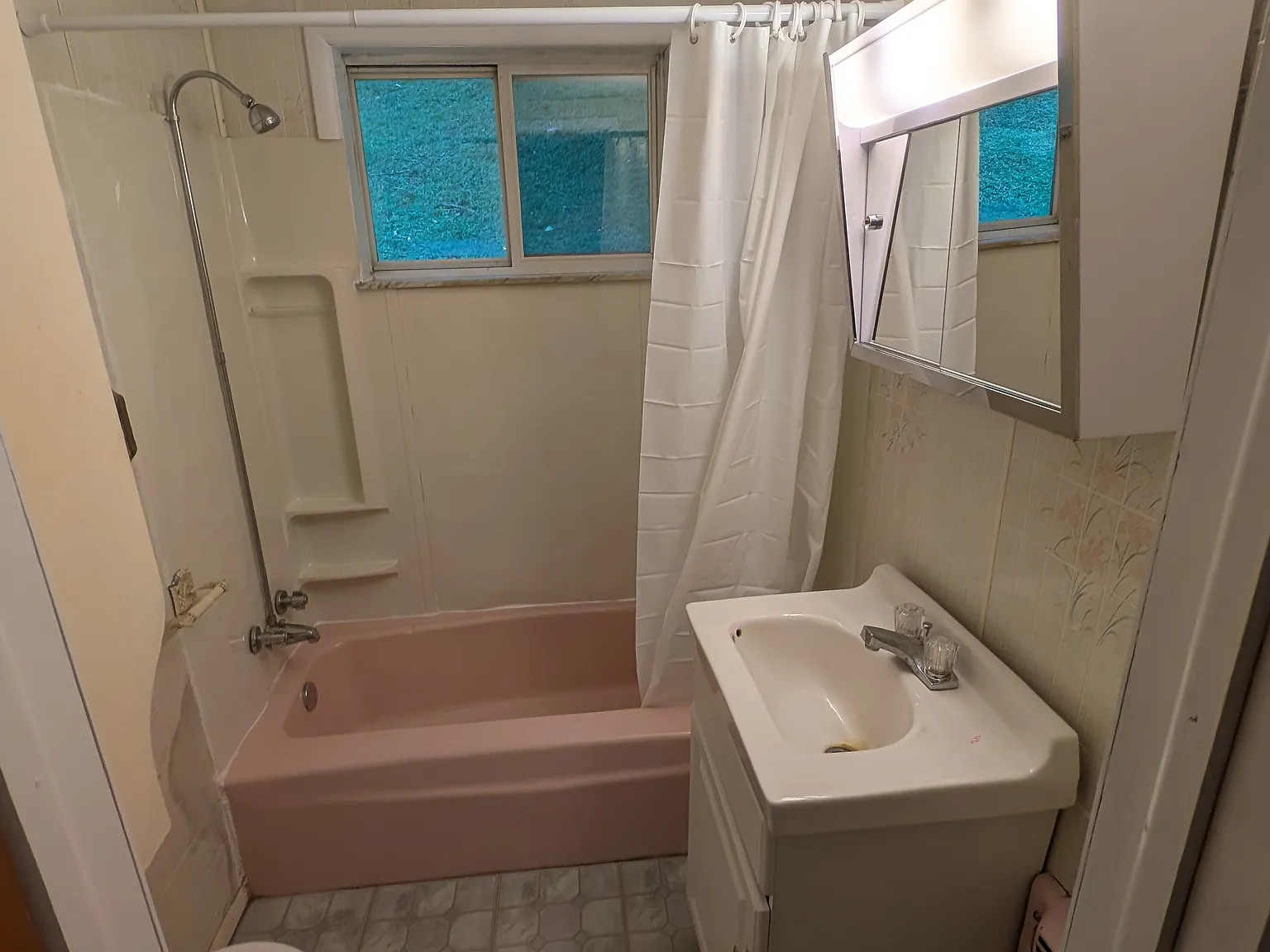 2 bed, 1094 sqft, $1,100 — Photo 4