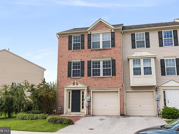 3rd image of 715 Grant Dr
