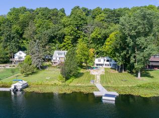 5558 Point Dr, West Bend, WI 53095