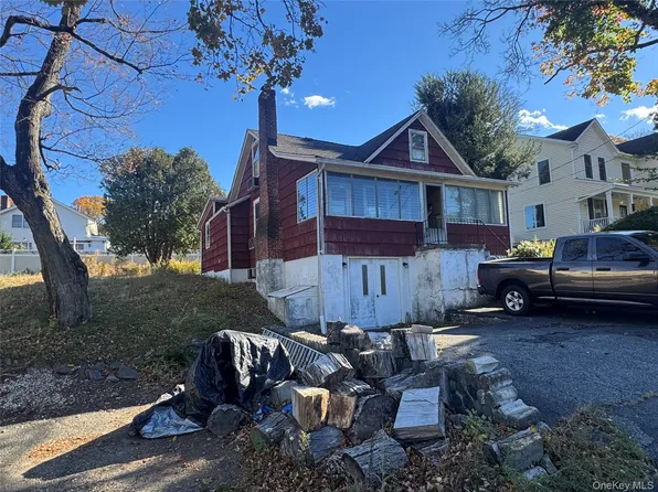 37 Hayhurst Avenue, Valhalla, NY 10595