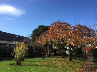 610 SE Cesar E Chavez Blvd APT 4, Portland, OR