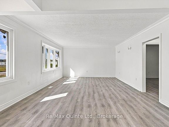4th image of 106 Whites Rd