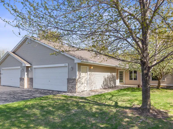 833 Greensview Ct NW, Hutchinson, MN 55350