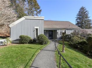 390 Heritage Vlg #A, Southbury, CT 06488