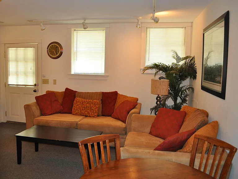 112 Highland Pl #1 — Photo 2