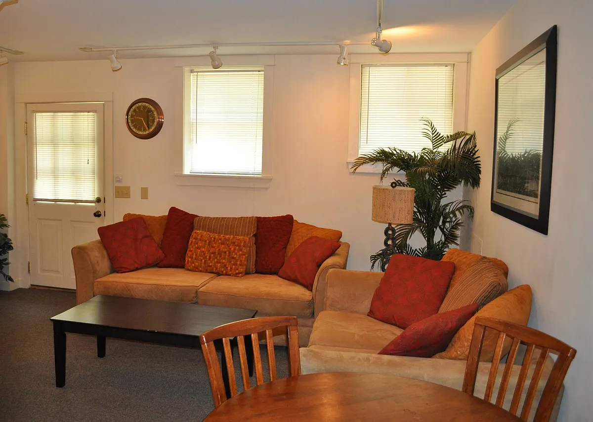 Building Photo - 112 Highland Pl #1