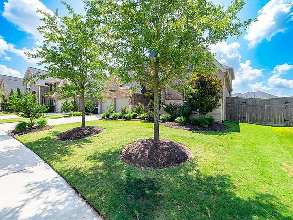3rd image of 3919 Teal Bay Ln