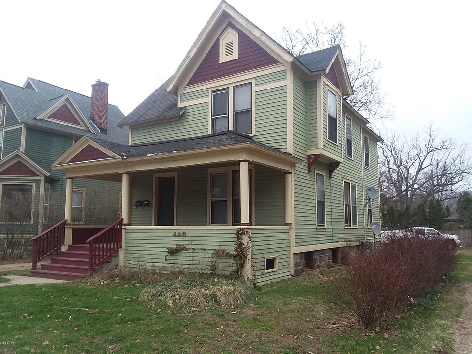 1st image of 440 Douglas Ave