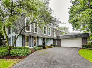 6 Burning Tree Rd, Rolling Meadows, IL 60008