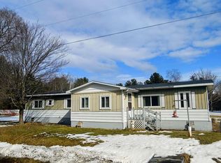 989 E Parkway Dr, Tawas City, MI 48763
