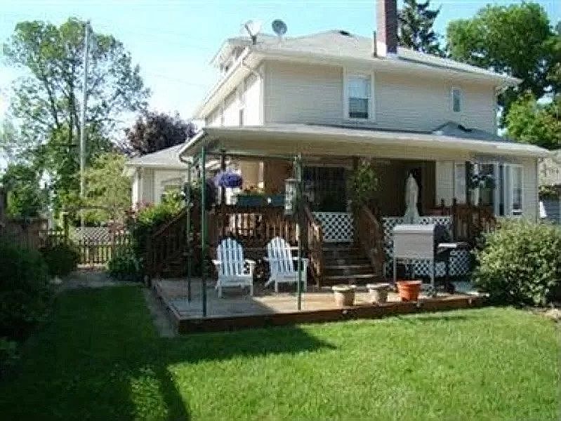 1st image of 2458 E Erie Ave
