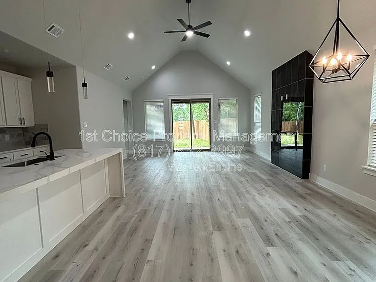 1609 Sharon St — Photo 10