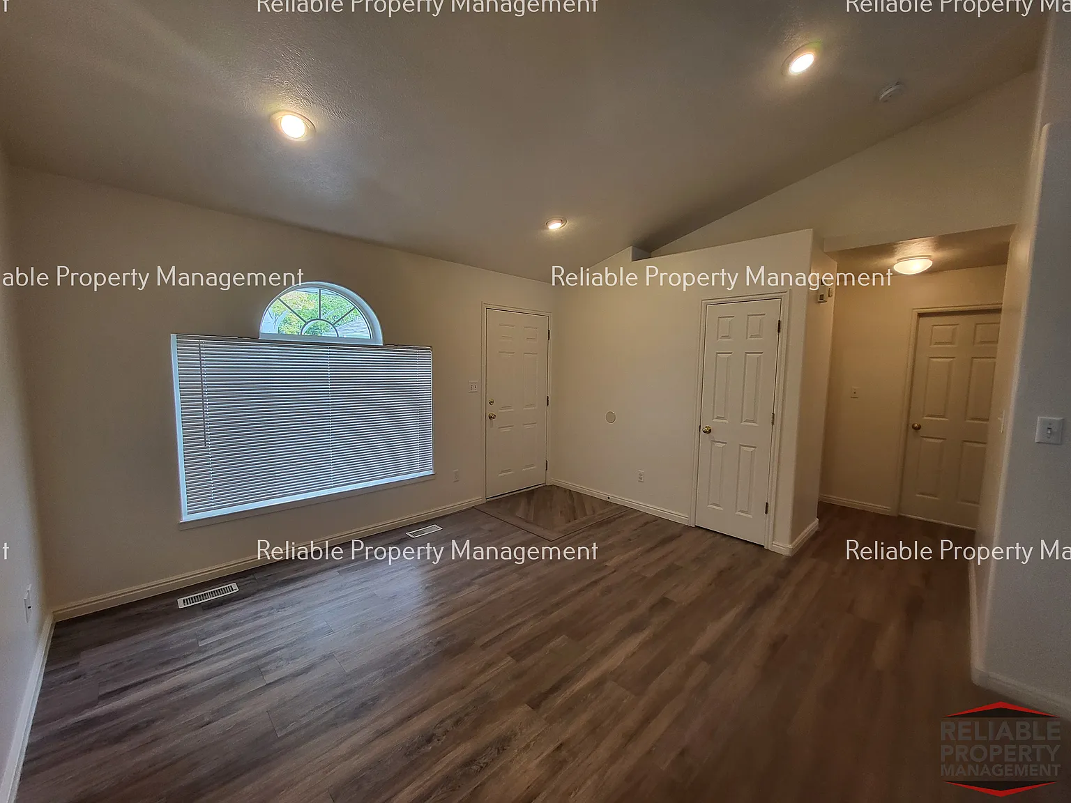 2 bed, 1140 sqft, $1,495 — Photo 2
