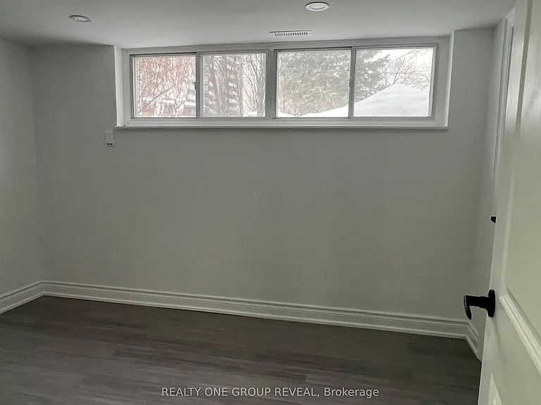 75 Regatta Cres #BASEMENT — Photo 10